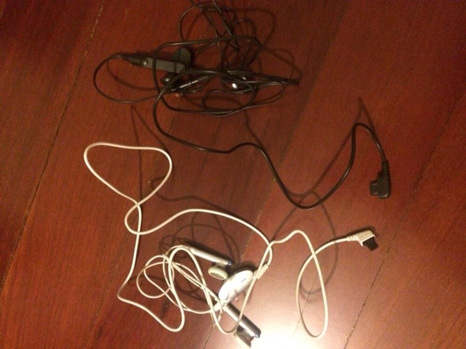 Carregador/cabos/auriculares Samsung