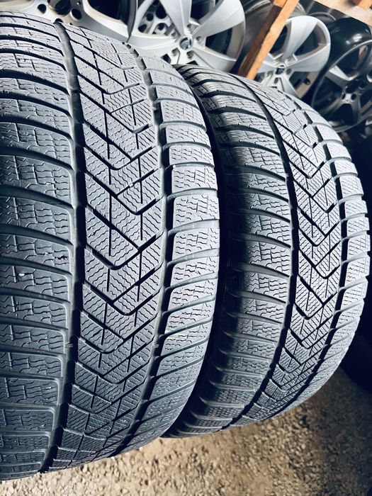 Шини Резина Зимові 255 40 18 Pirelli Sottozero3 RFT 2шт