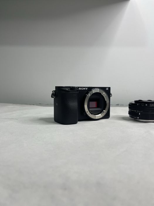 Vendo Sony a6400 + 18-55mm