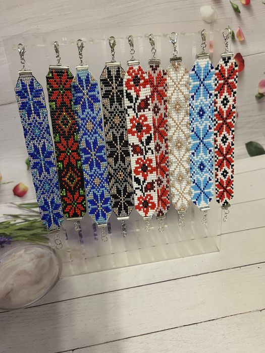 Браслети і до них чокери