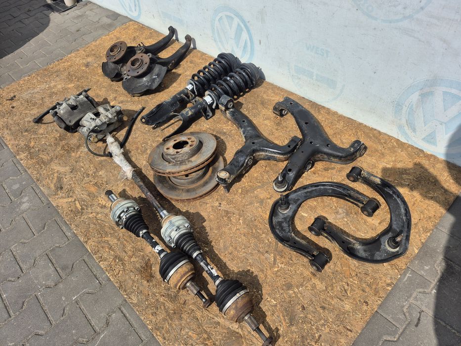 Amarok 3.0 tdi ричаг цапфа полуось привод стойка піввісь кулак супорт