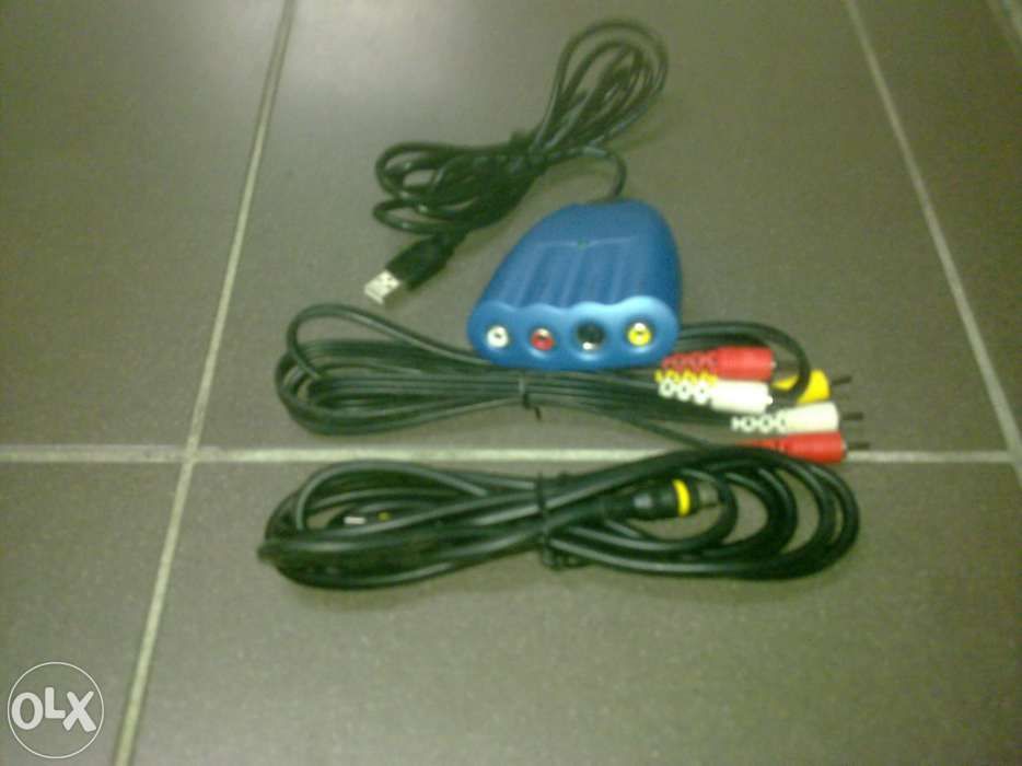 Conjunto adaptador para ligar a pc, câmara ou tv.