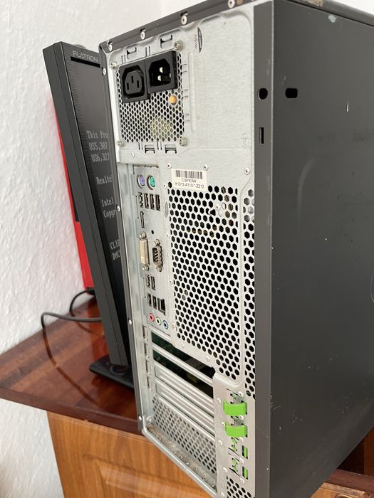 Комплект: ігровий системний блок Esprimo P910 + монітор LG 19