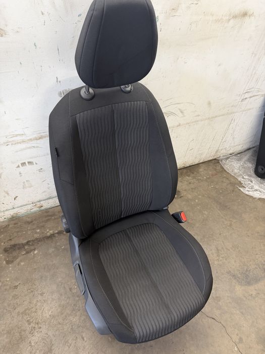 Fotel pasazera peugeot 308t9