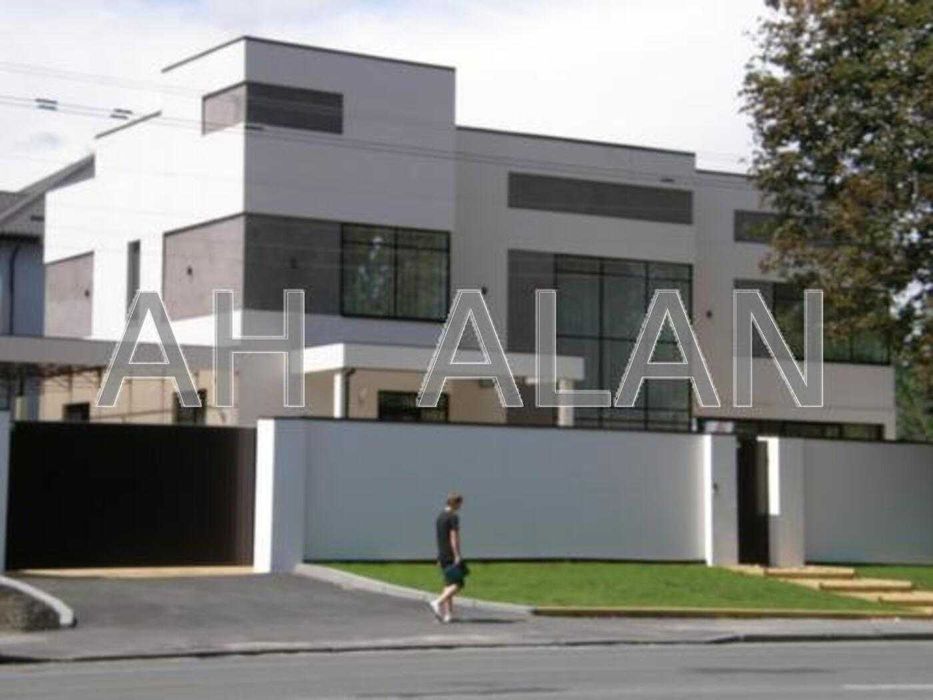 Продаж будинку 289 м2 на вул. Маршала – Гречка, Київ