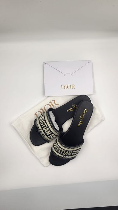 Klapki Dior - nowe