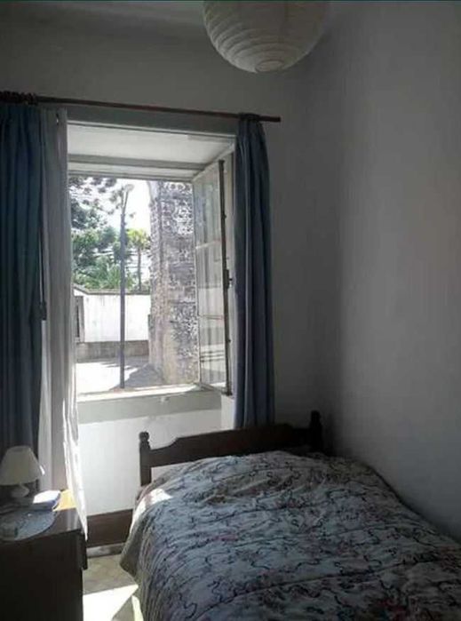 Quarto na Alta de Coimbra  (5 min a pé da Universidade)
