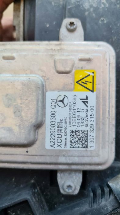 Vendo ótica bixenon original Mercedes lado passageiro em bom estado