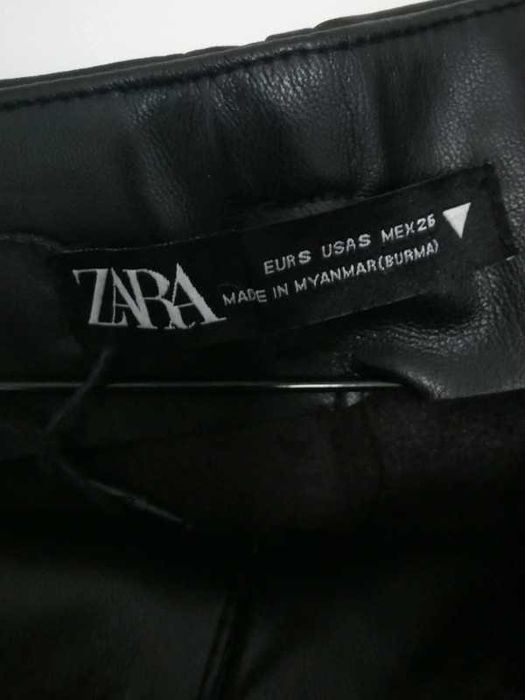 Calções pretos em ecopele para rapariga