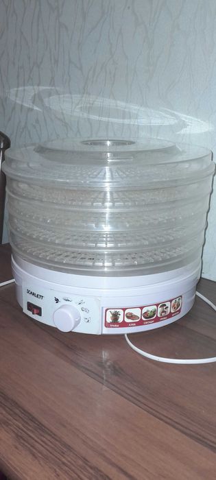 Сушарка для овочів та фруктів