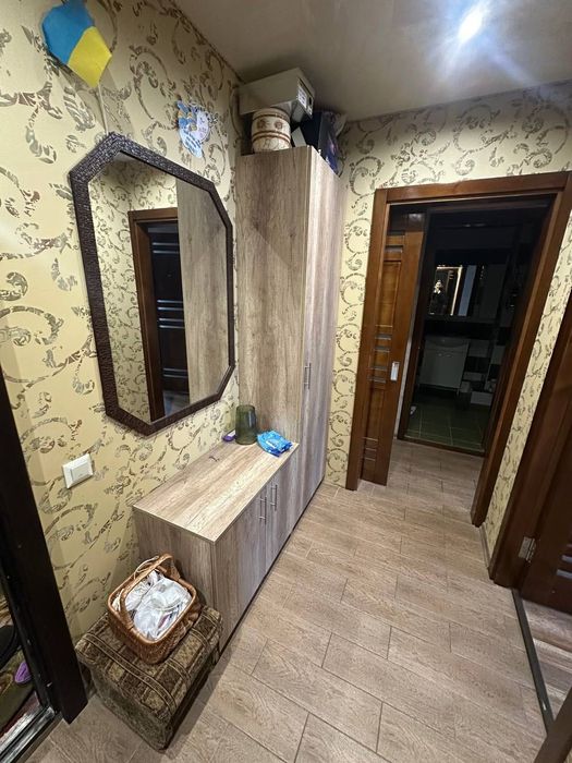 Здам 2-х кімнатну квартиру в довгострокову оренду.