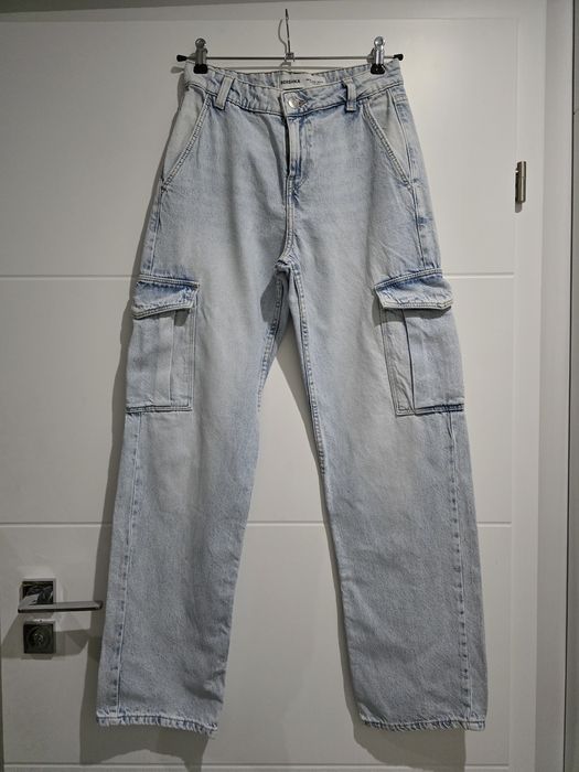Spodnie jeansy BERSHKA z kieszeniami 32
