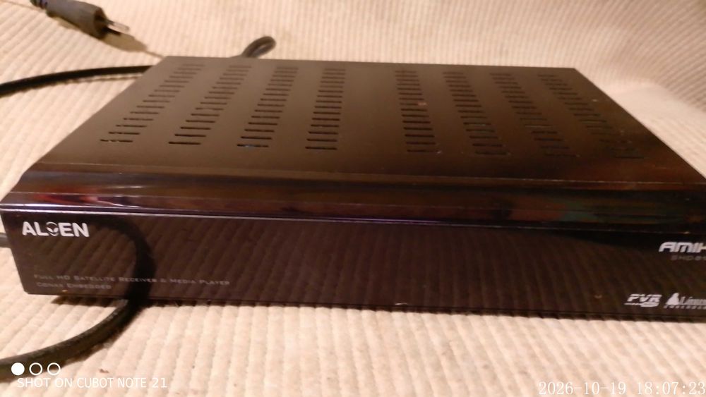 Супутниковий тюнер Amiko shd 8900