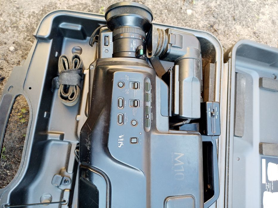 Відеокамера Panasonic M10
