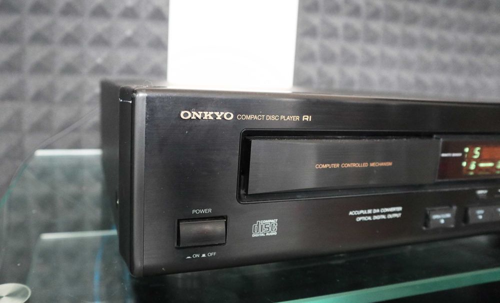 Cd проигрыватель ONKYO C-100  Onkyo dx-6920 ONKYO DX-6620