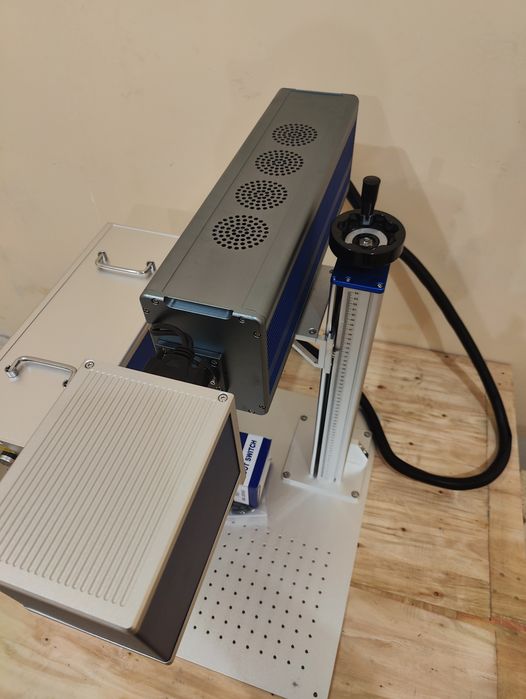Лазерний гравер маркер CO2 для гравіювання по дереву RF 50 W
Сканатор