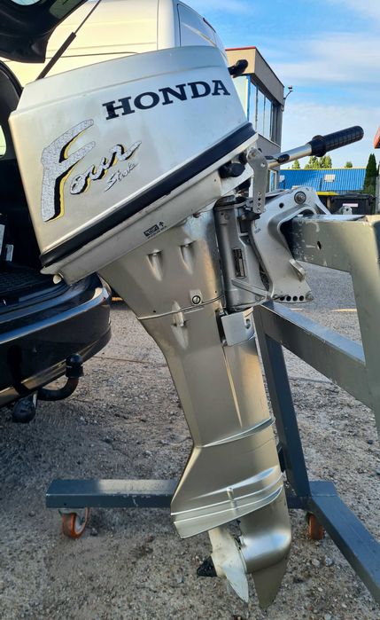 Silnik zaburtowy Honda BF8 L – 8 KM, 4-suwowy + linia paliwowa