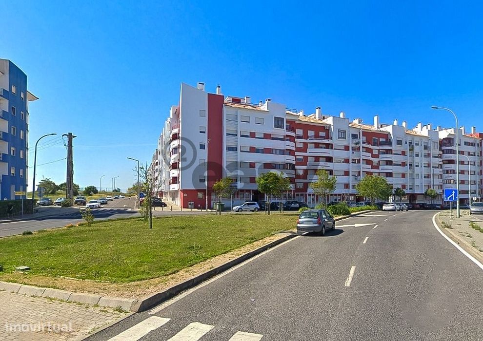 T2 na Cavaleira com parqueamento