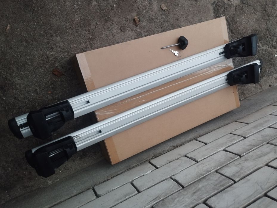 Багажник Thule 7104 Raised Rail WingBar Evo на рейлинги.