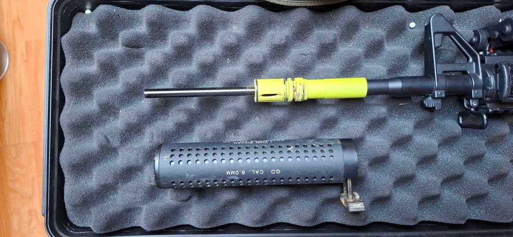 Pack Airsoft: Réplica M4 + Colete Tático + ACOG + Acessórios