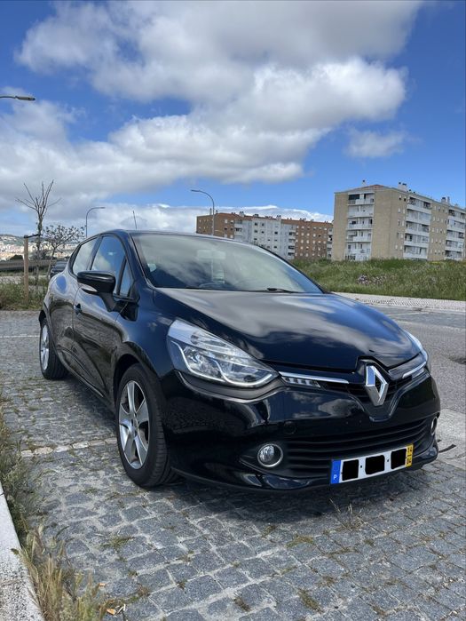 Renault Clio em ótimo estado com CarPlay