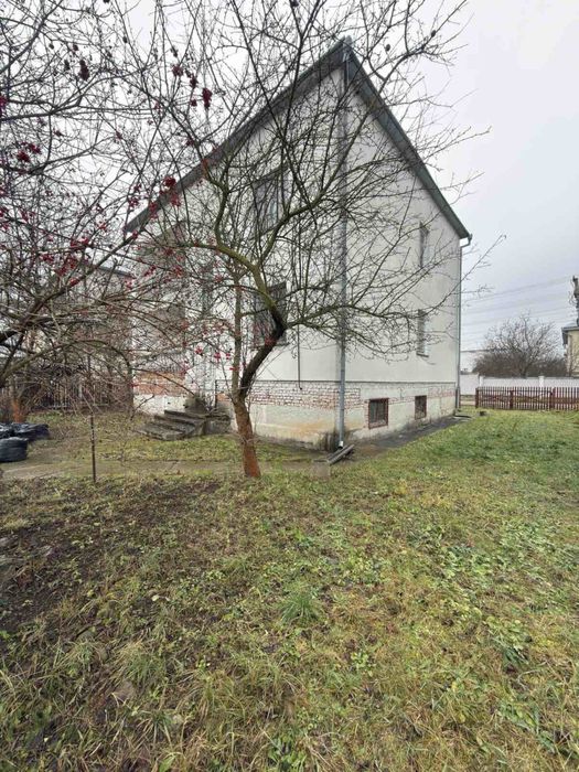 Продається будинок в с. Крихівці, в 10 хвилинах від міста