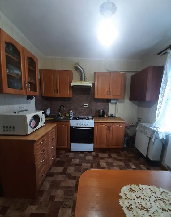 Продам 1-кімнатну з великою кухнею