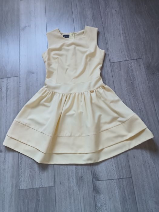 Żółta sukienka koktajlowa 38