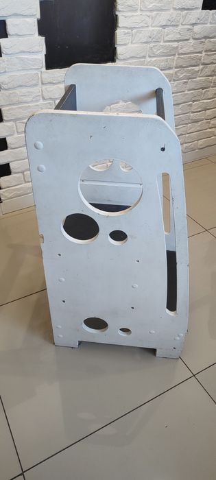 Kitchen helper podest