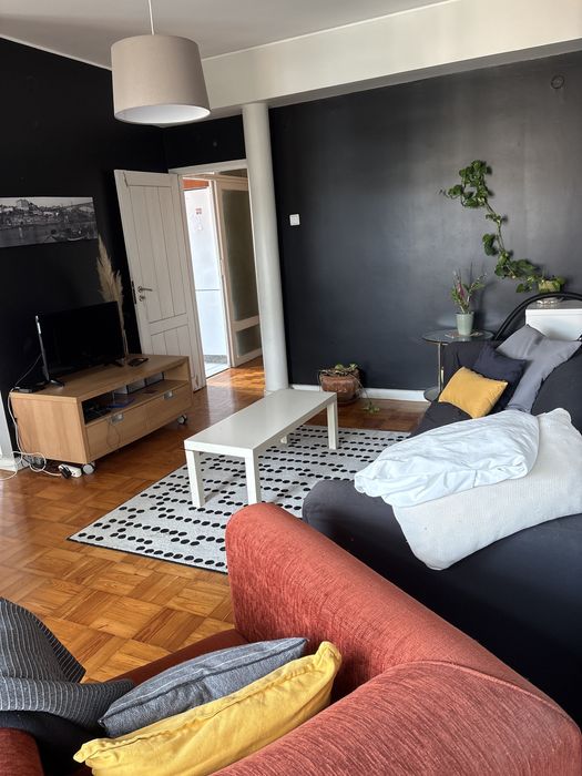 Alugo quarto na Costa Cabral