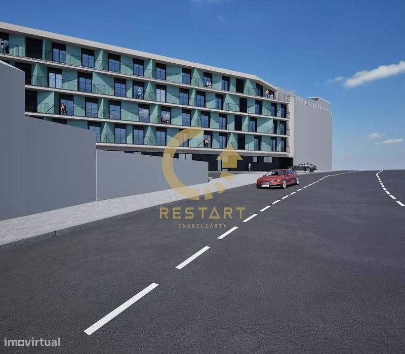 Studio T0 com varanda e lugar de garagem em Costa Cabral