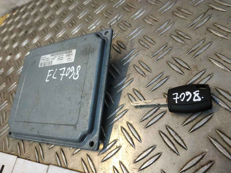 Ford Focus 2 08- блок керування двигуном 1.6 бензин EL7098 7M5112A650AGD