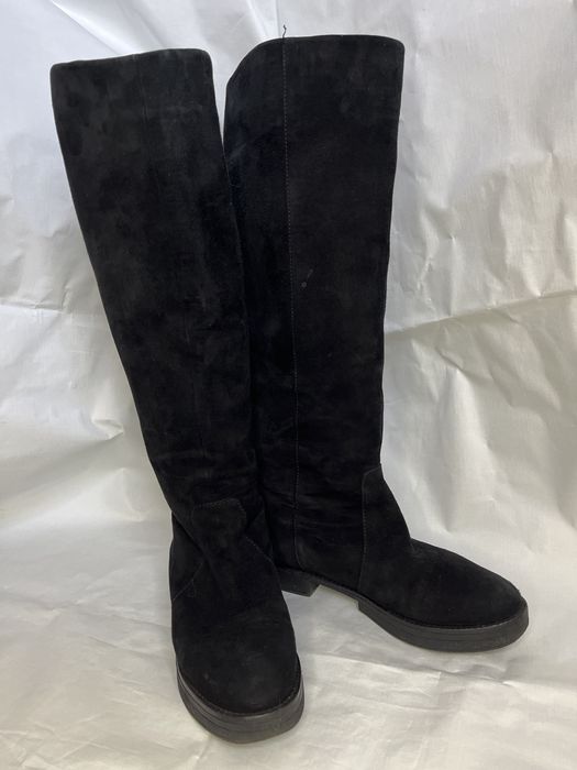 Чорні замшеві жіночі чоботи 35 розмір