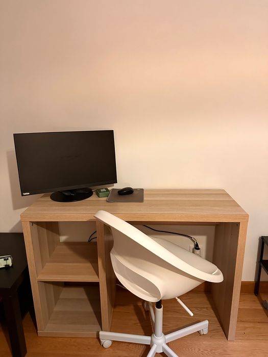 Secretária + cadeira de escritório IKEA