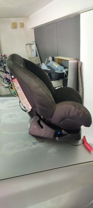 Vendo duas cadeiras auto de bebê em bom estado   bebê