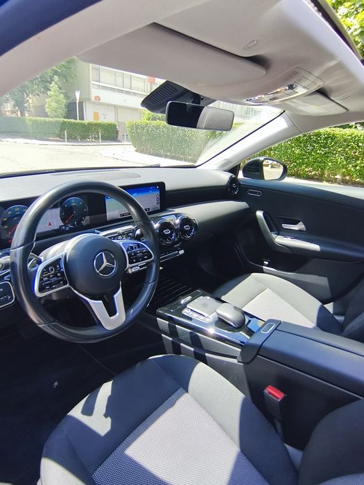 Mercedes Classe A Limousine 180d  (teto panorâmico) — photo 4