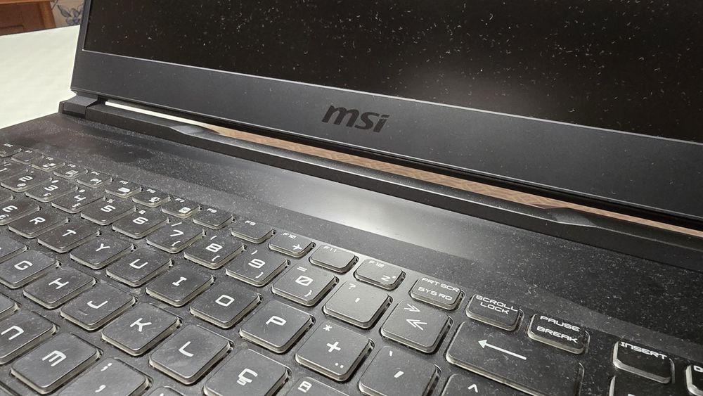 Portátil Gaming Msi GL75 9SDK - Recondicionado