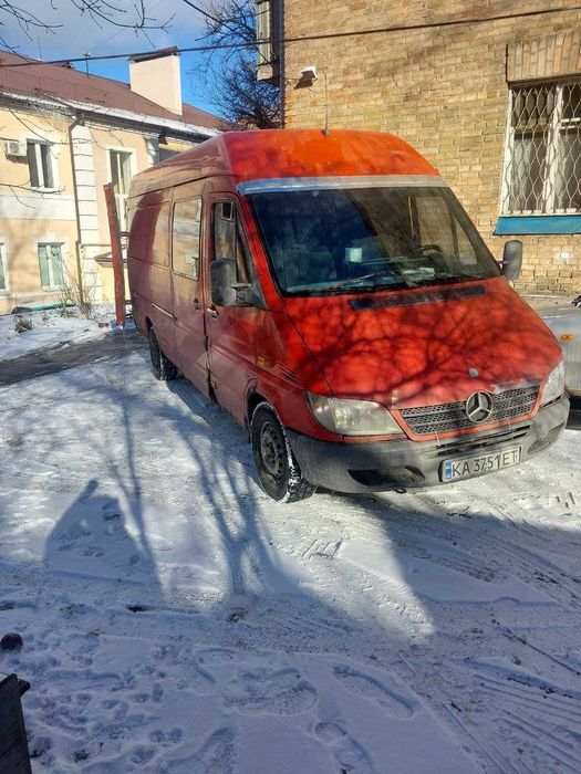 Вывоз мебели, демонтаж мебели, шкафа, дивана. Квартирный переезд Киев