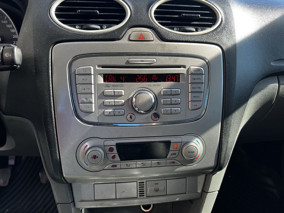 Ford focus 2 1.6 бензин