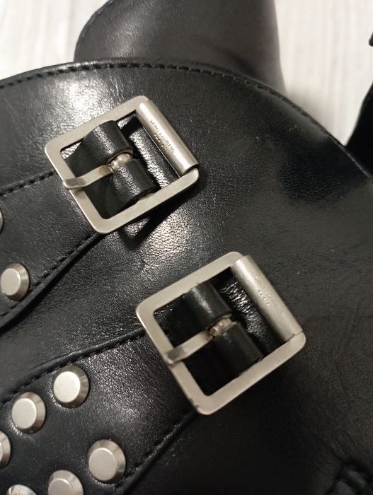 Черевики Saint Laurent.