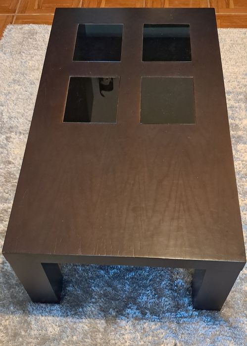 Móvel de sala com mesa de centro