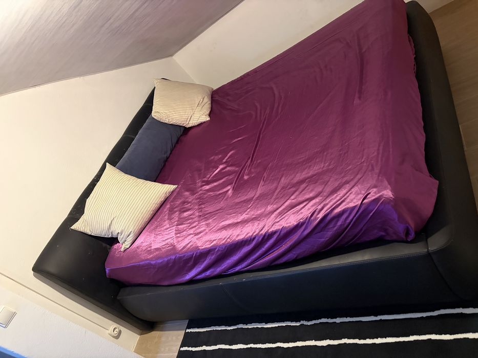 Cama King Size e colchǎo 200x190 cm