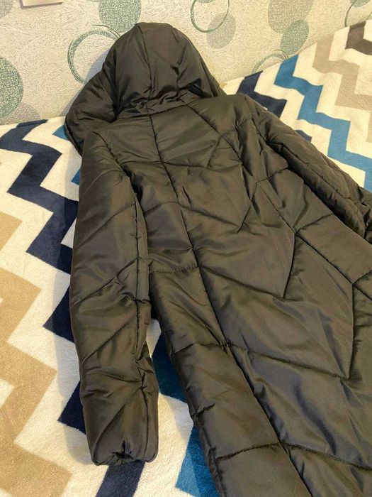 Продам жіночий зимовий плащ (пуховик).