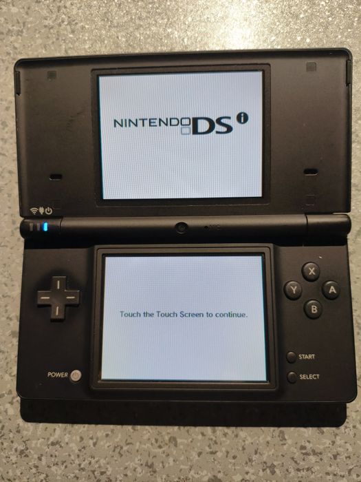 Nintendo DSI + carregador + Twilight Menu++