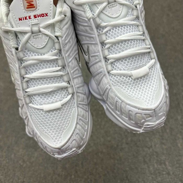 Buty Nike Shox biała nowe R.42