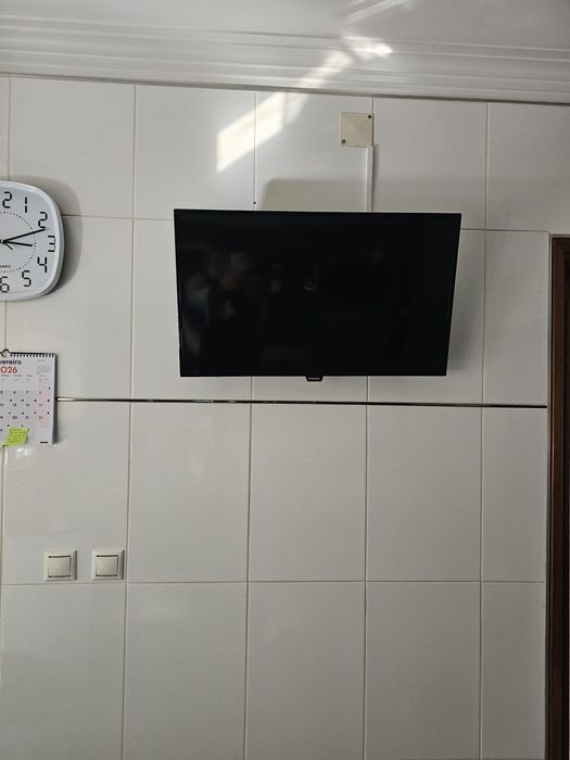 TV Philips em excelente estado de conservação