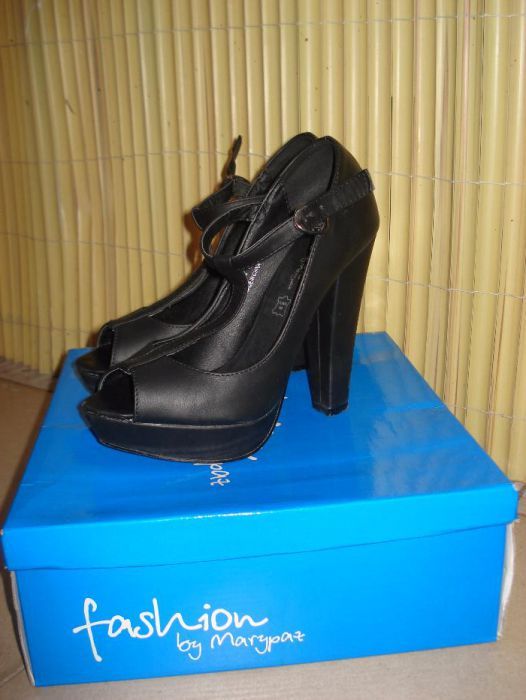 Sapatos Marypaz em estado novo