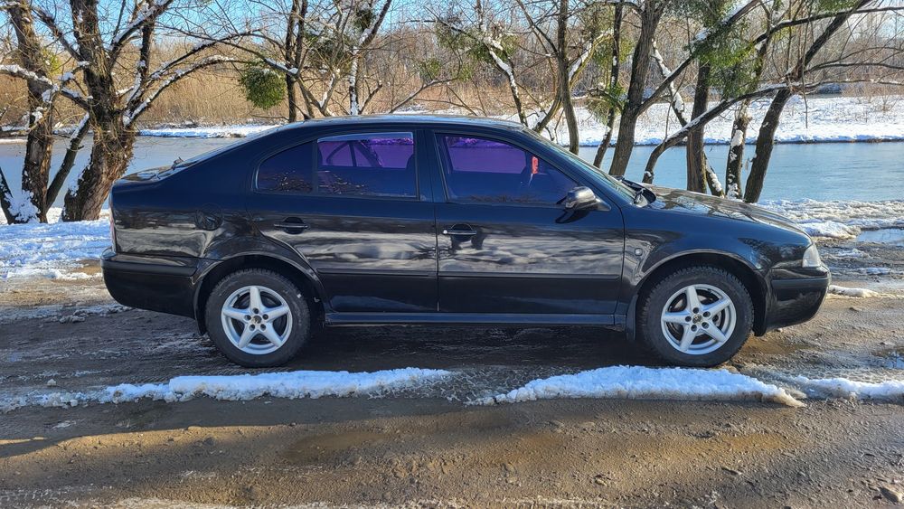 Шкода Октавія Тур 1.6 газ/бензин 2008