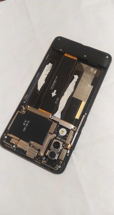 Смартфон SHARP Японія б/у робочий тріснутий екран темний