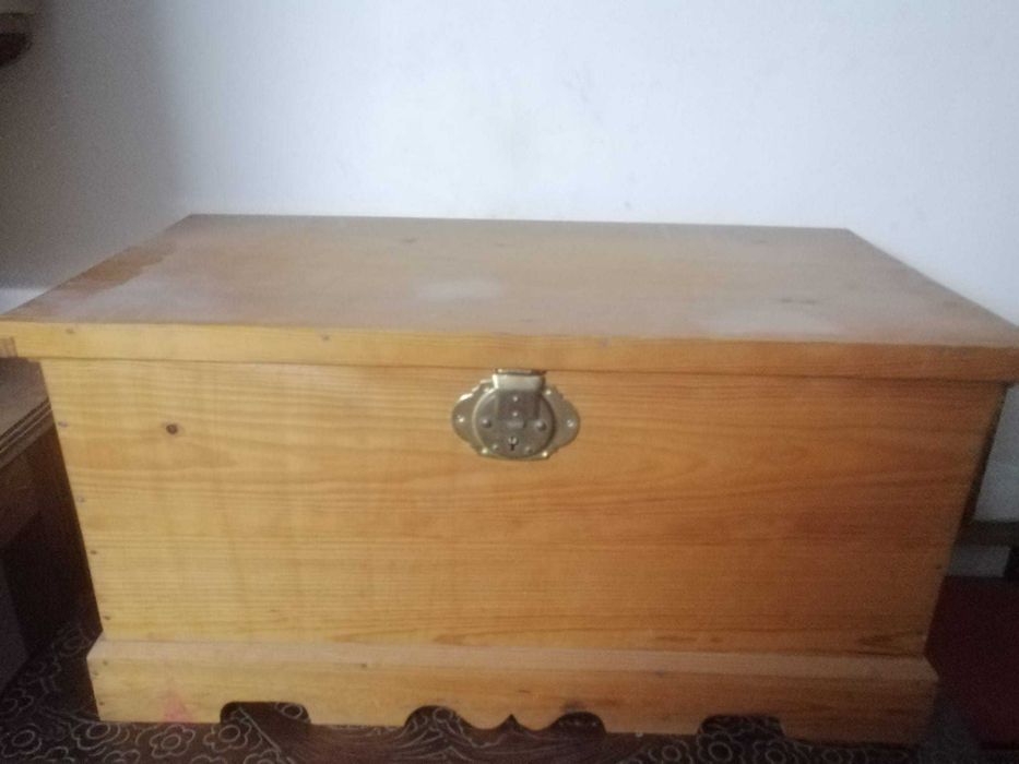 vendo arca de madeira usada